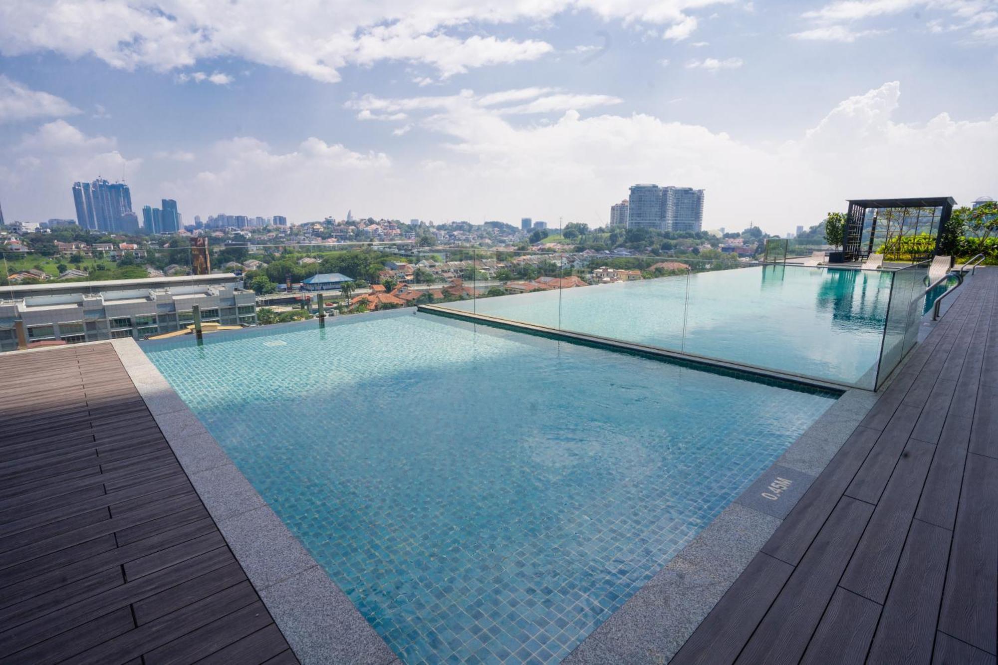 Societe Suites By Ihost Global Куала-Лумпур Экстерьер фото