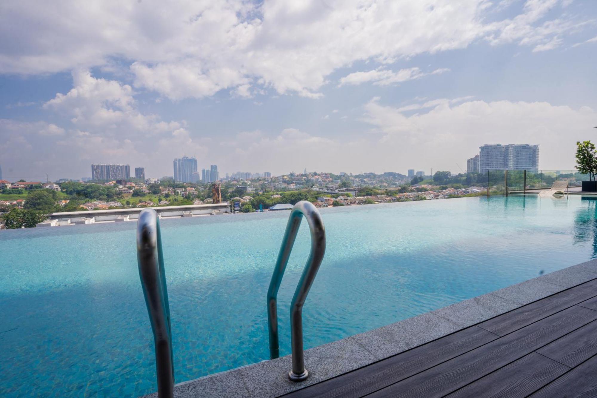 Societe Suites By Ihost Global Куала-Лумпур Экстерьер фото